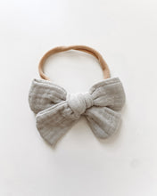 Load image into Gallery viewer, Mini Bow // Light Grey // Nylon Headband