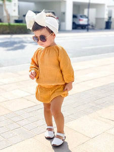 Big Bow Headband. White color. Soft and Fashionable. Makes your outfit complete. Gift idea. Kids fashion