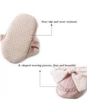 Load image into Gallery viewer, Anti slippery Bowknot Baby Socks // Ivory
