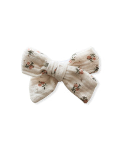 Daisy Clip Bow